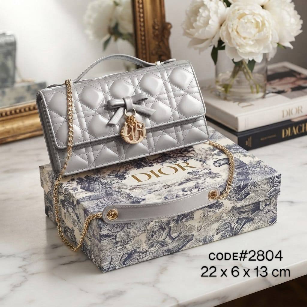 Dior ᴄᴀɴɴᴀɢᴇ ʙᴏᴡ
ʟᴀᴍʙsᴋɪɴ ʟᴇᴀᴛʜᴇʀ ʙᴀɢ
ᴡɪᴛʜ ɢᴏʟᴅ ᴄʜᴀɪɴ sᴛʀᴀᴘ
sɪᴢᴇ : 22 cm
ᴡɪᴛʜ BOX

110 dhs✅

Zain31
♥️♥️♥️
