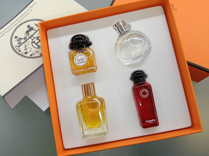 Perfume Boxes
60 dhs✅

Zain211
♥️♥️♥️