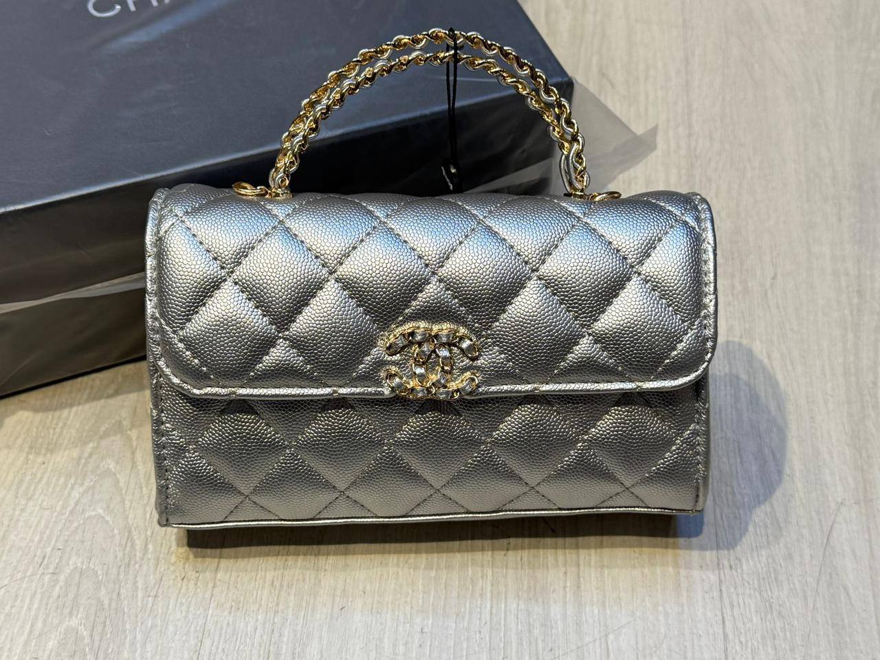 CHANEL
19cm

95 DHS

With Box
🎁🎁🎁

Zain254
♥️♥️♥️