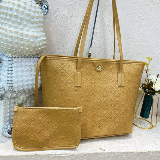 Tory Burch
34*30*17.5cm
With pouch
75 dhs🪙🌨️

Zain17
♥️♥️♥️