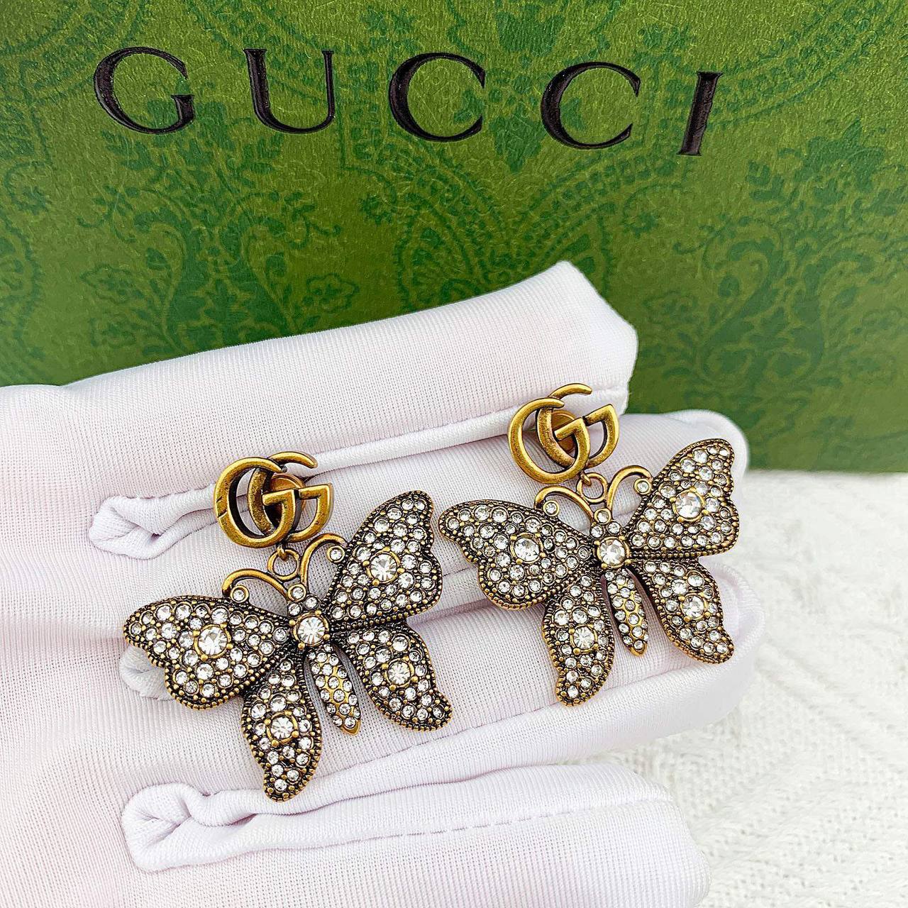 GUCCI SET❤️‍🔥*
Necklace 🦋
Earring🍁
Bracelet ⭐️
Master quality 💯
With normal boxes 📦 
210 dhs✅

With master box 🗃️ 
240 dhs✅

Zain216
♥️♥️♥️