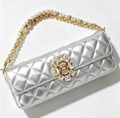 Chanel

130 dhs

High-quality 

With magnetic box

Zain35 
Zain26
♥️♥️♥️