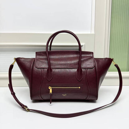 Celine
Suede 💕370 dhs🌺
Leather 💕350 dhs🌺

Zain228
♥️♥️♥️