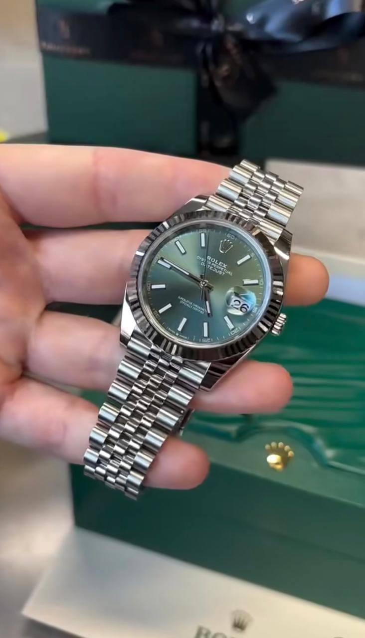 Rolex Watch 

Good Quality
250 dhs🇦🇪🇦🇪

Zain33
♥️♥️♥️