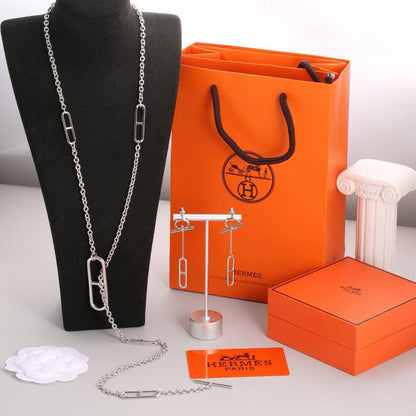 Hermes SET
NECKLACE EARRING
WITH BOX AND PAPER BAG
🎁🎁🎁

170 DHS🇦🇪

Zain89
♥️♥️♥️