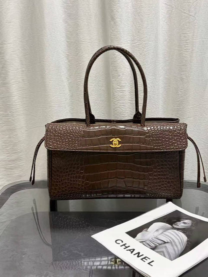 Chanel 🙋🏻‍♀️💕
Master✅✅
38cm🫶🏼🫶🏼 350 dhs🇦🇪🇦🇪

Zain297
♥️♥️♥️