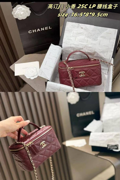 CHANEL
Vanity caviar inside mirror
Master quality
16cm 

with box
🎁🎁🎁

240 dhs✅

Zain95
♥️♥️♥️