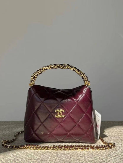 Chanel

95 dhs✅

with box
🎁🎁🎁

Zain35
♥️♥️♥️
