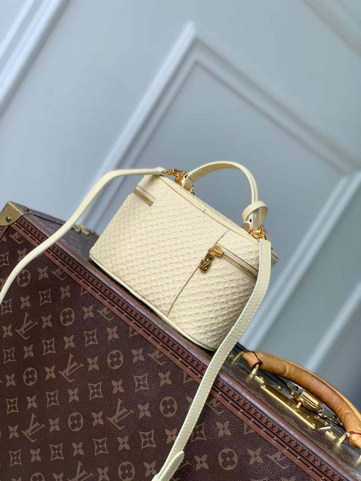 LV Vanity Chain Pouch
*Size 19 cm*
For Price 👇 WhatsApp✅
0568585901 
0507557372
0552275751 Owner Zain 👌

Zain274
♥️♥️♥️