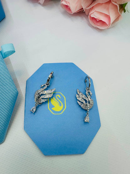 SWAROVSKI 
Necklace 😍
Earring 🍁
Master quality 💯
With normal boxes 🗃️ 
105 dhs✅

With master box 📦 
140 dhs✅

Zain216
♥️♥️♥️