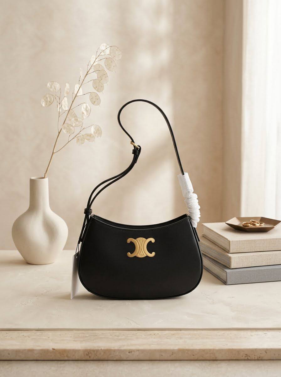 Celine

95 dhs
With box

Zain72
♥️♥️♥️