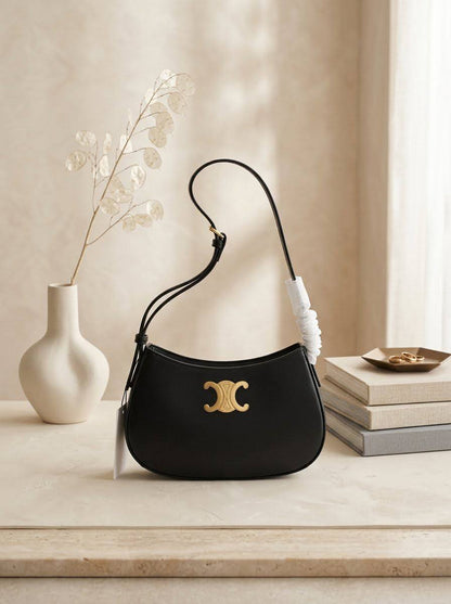 Celine

95 dhs
With box

Zain72
♥️♥️♥️