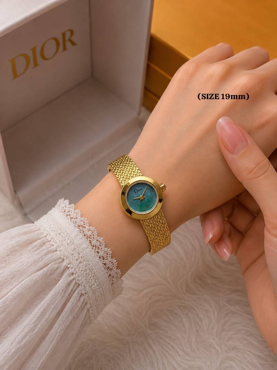 Dior 
watch for ladies 

good quality 

220DHS🇦🇪
 (size 19mm)

Zain59
♥️♥️♥️