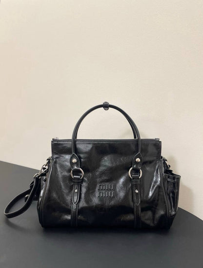 Super master

Lv
Chanel
Miu miu 

Zain313

For price contact whatsapp

00971507557372
♥️♥️♥️