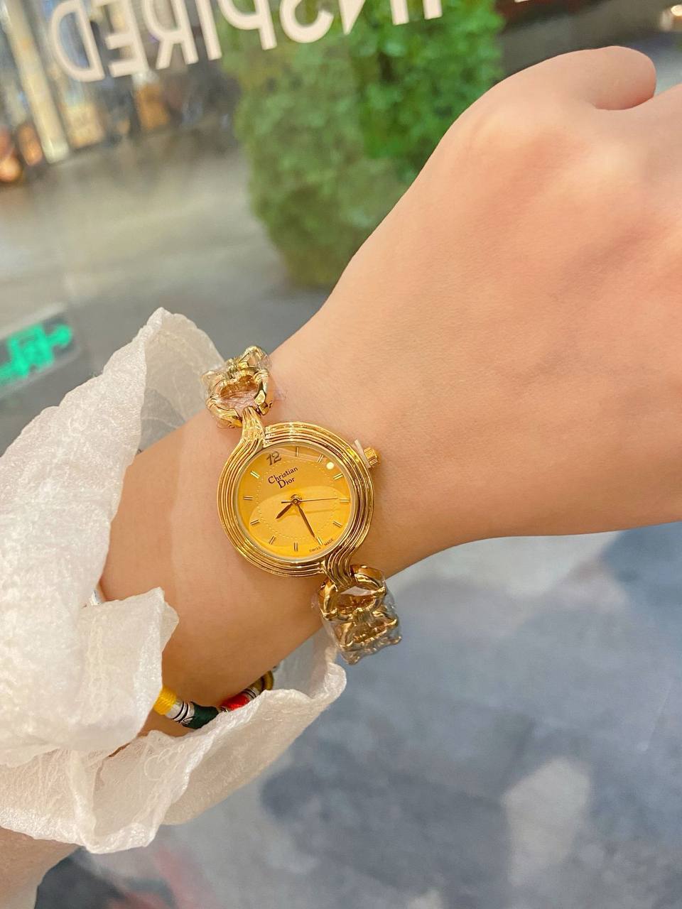 Dior
80 dhs✅

Zain07
♥️♥️♥️