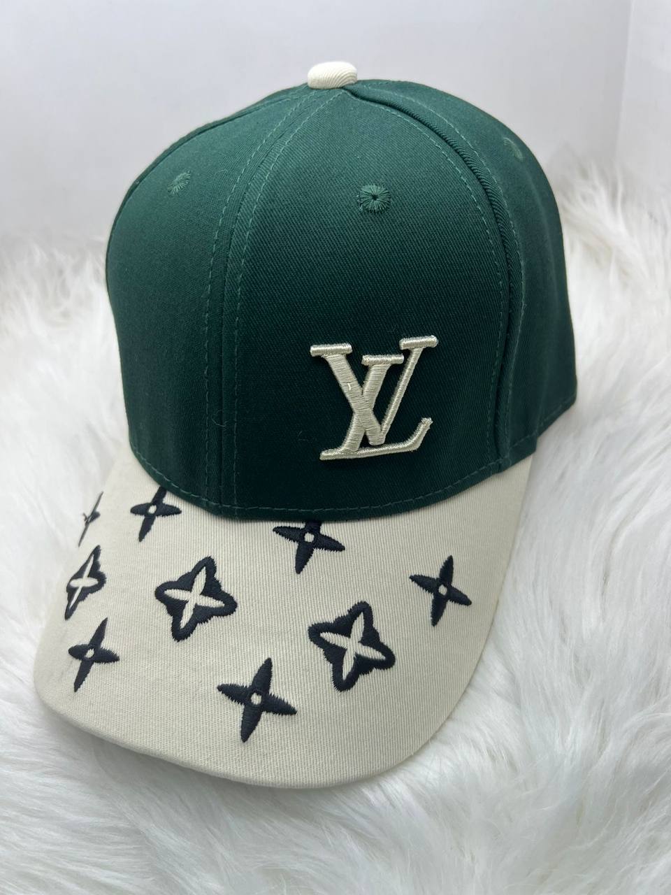 Caps
45 dhs✅

Zain182
♥️♥️♥️