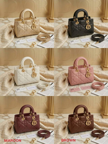 CHRISTIAN DIOR
ᴅ - ᴊᴏʏ ᴍɪᴄʀᴏ ʙᴀɢ
ǫᴜɪʟᴛᴇᴅ ʟᴀᴍʙsᴋɪɴ ʟᴇᴀᴛʜᴇʀ
ɢᴏʟᴅ ʜᴀʀᴅᴡᴀʀᴇ
ᴡɪᴛʜ ʟᴏɴɢ ʙᴇʟᴛ sᴛʀᴀᴘ
sɪᴢᴇ : 24 cm
ᴡɪᴛʜ BOX
🎁🎁🎁

120 dhs✅

Zain31
♥️♥️♥️