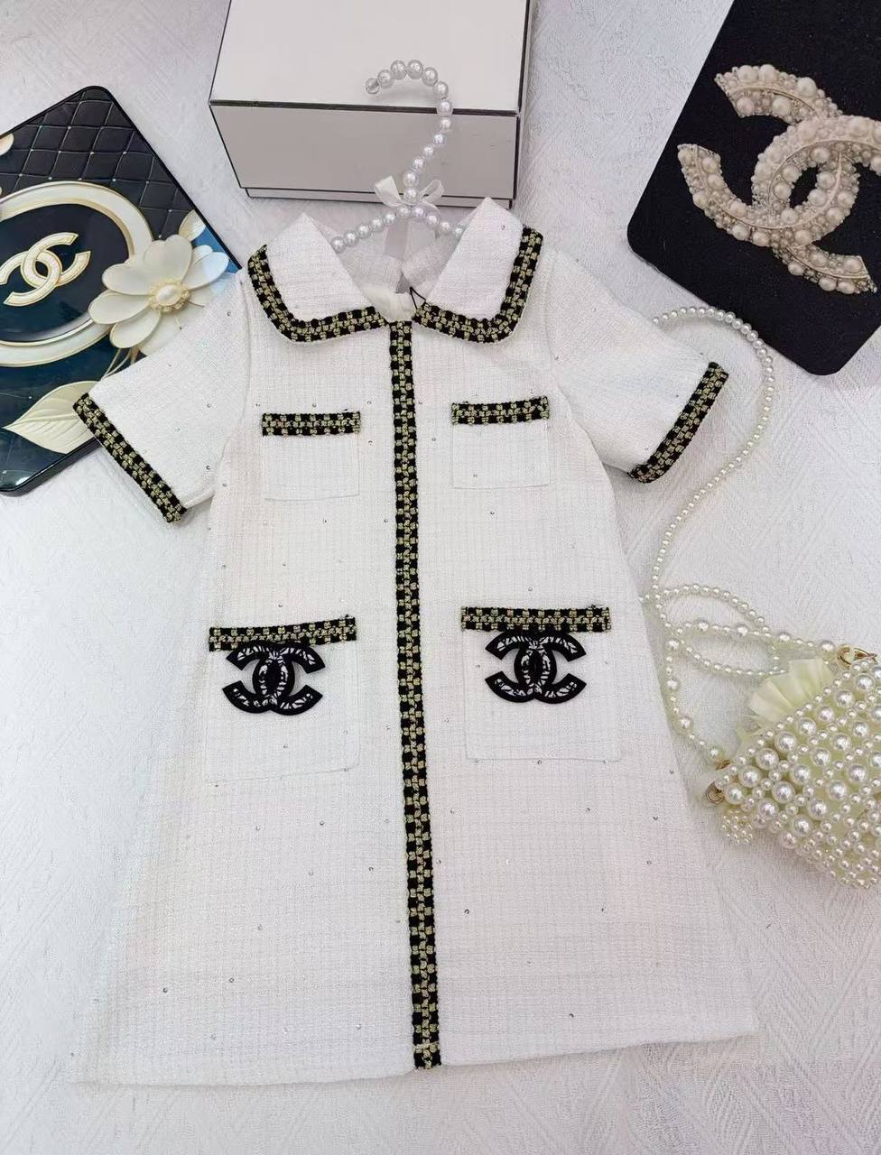 Chanel
2-10y 
150 dhs🪙🌨️

Zain151
♥️♥️♥️