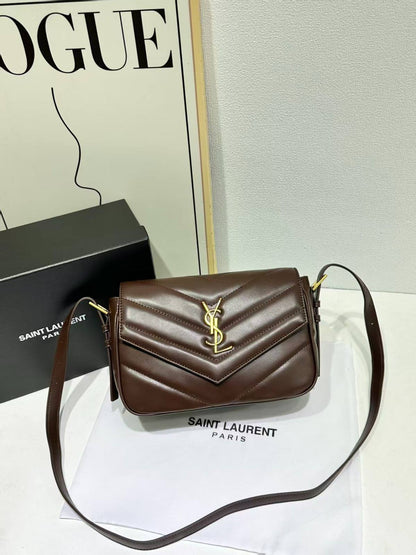 YSL

Best quality 
with box

115 dhs🇦🇪🇦🇪

size 26CM
Zain290
♥️♥️♥️