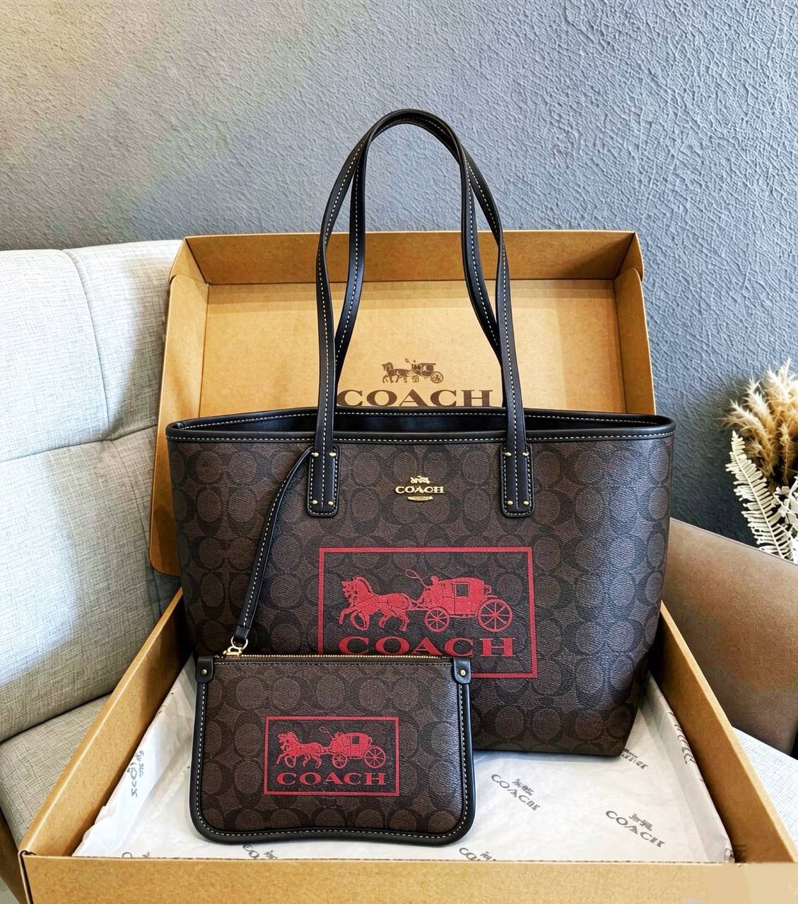 COACH 

NEW CAME 

HIGH QUALITY 

WITH POUCH 
115 dhs🇦🇪🇦🇪

Zain295
Zain17
♥️♥️♥️