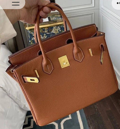 Hermes

100 dhs🌺
Size30cm👌👌👌👌

Zain06
♥️♥️♥️