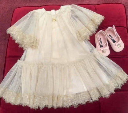 D&G
1-5y 190 dhs❣️
6-13y 200 dhs❣️

Zain151
♥️♥️♥️