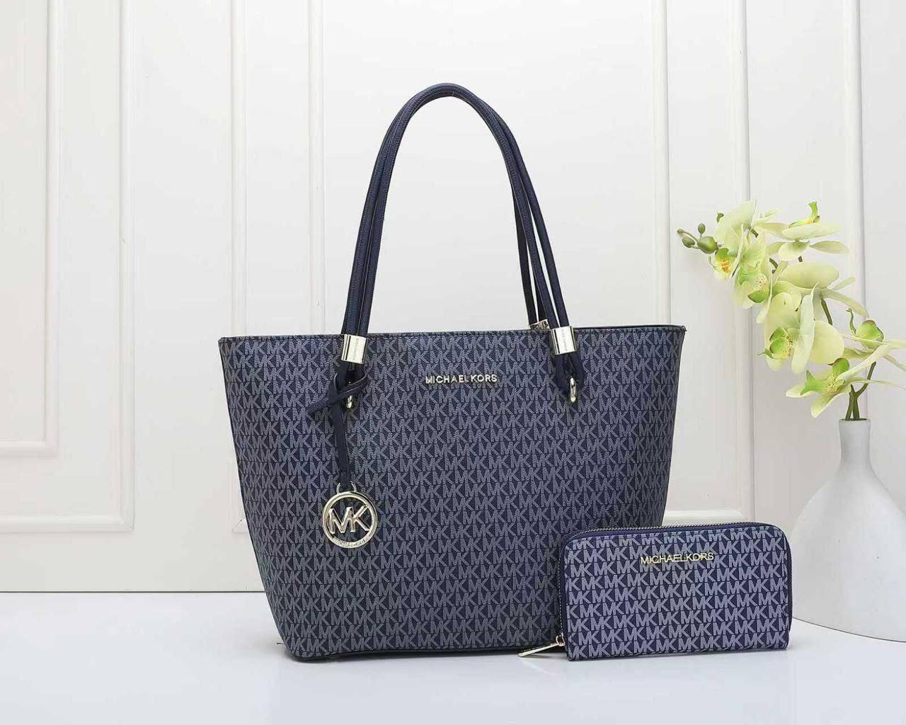 MK 
 GOOD QUALITY 
110 dhs🇦🇪🇦🇪
SIZE : 32cm

Zain295
♥️♥️♥️