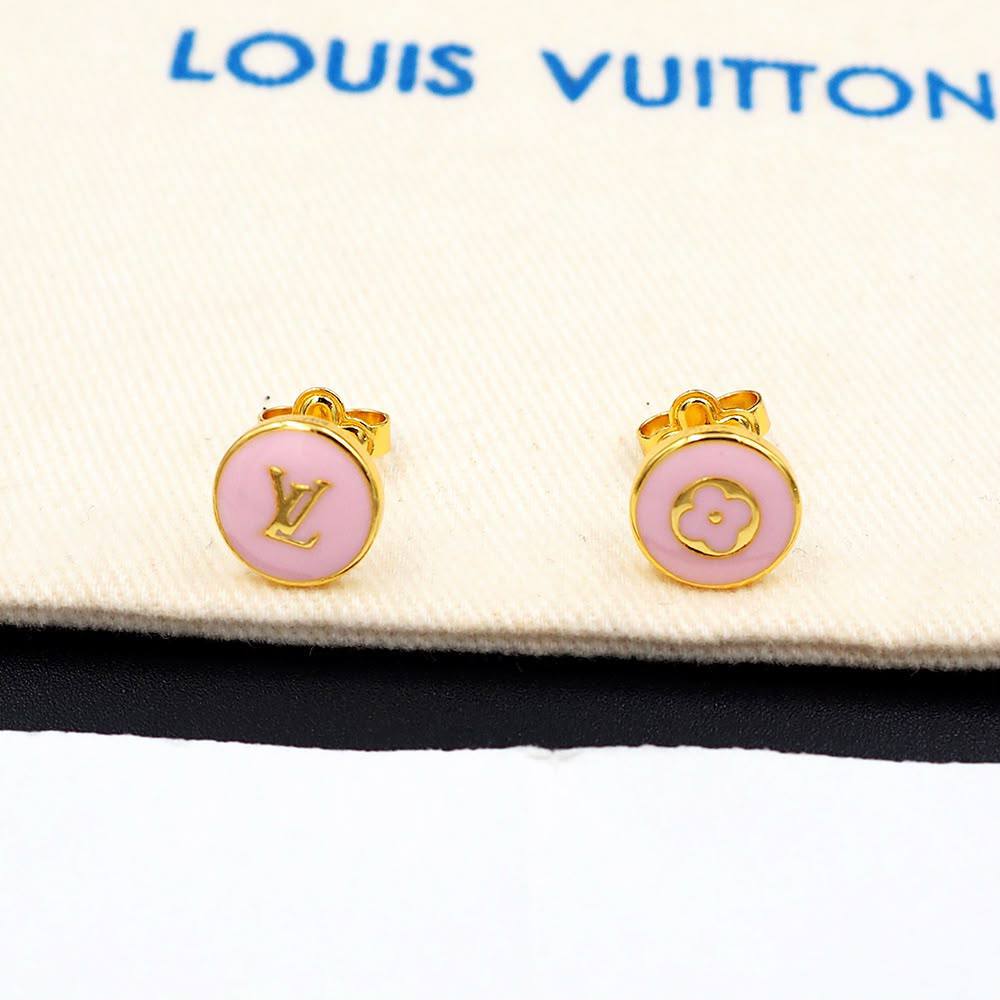 LV set
Necklace 
Earrings 
Bracelet 
Master Quality 🎁

*140* AED normal box 📦 
*170* AED master box 🗃️

Zain48
♥️♥️♥️
