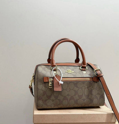 COACH 
HIGH QUALITY 
WITH BOX 
🎁🎁🎁

110 dhs✅

Zain295
♥️♥️♥️