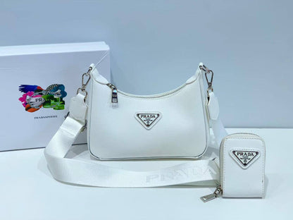 💞 Guess / prada 2 in 1
1⃣️ First quality + 🎁
Size: 23 * 16  cm 
85 dhs✅
with box 🎁

Zain115
♥️♥️♥️