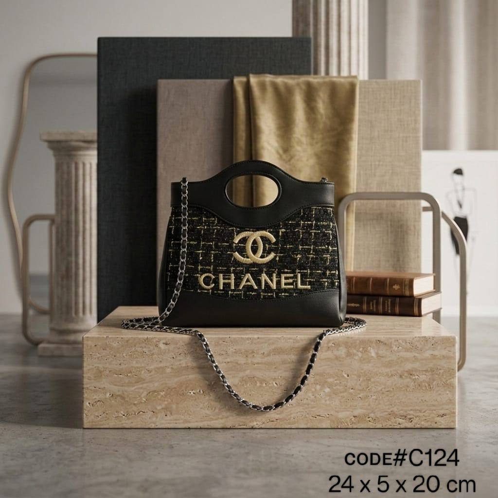 CHANEL ᴛᴡᴇᴇᴅ ʜᴀɴᴅ ʙᴀɢ
ғᴇᴀᴛᴜʀɪɴɢ ᴄᴜᴛ - ᴏᴜᴛ ᴛᴏᴘ ʜᴀɴᴅʟᴇ
ᴡɪᴛʜ ʟᴏɴɢ ᴄʜᴀɪɴ ʙᴇʟᴛ sᴛʀᴀᴘ
sɪᴢᴇ : 24 cm

65 dhs✅

Zain31
♥️♥️♥️
