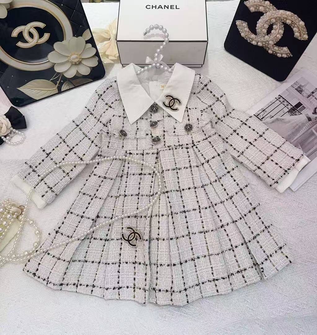 Chanel
2-10y 
150 dhs🪙🌨️

Zain151
♥️♥️♥️