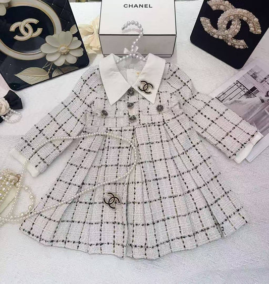 Chanel
2-10y 
150 dhs🪙🌨️

Zain151
♥️♥️♥️