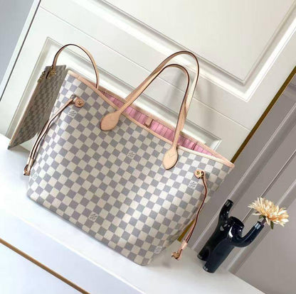 LV
With. Box. 
🎁🎁🎁

High. Quality
250 dhs🪙🌨️

Zain131
♥️♥️♥️