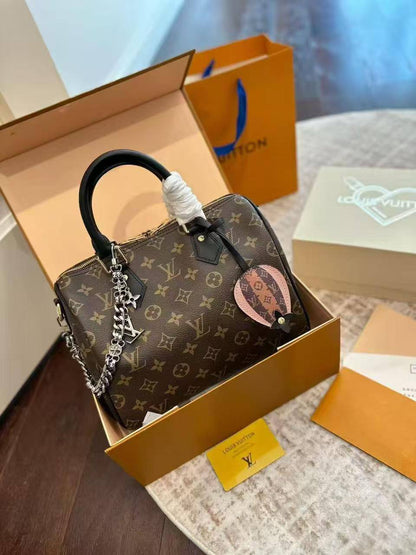 LV
Master💓💓
330 dhs✅

Zain297
♥️♥️♥️