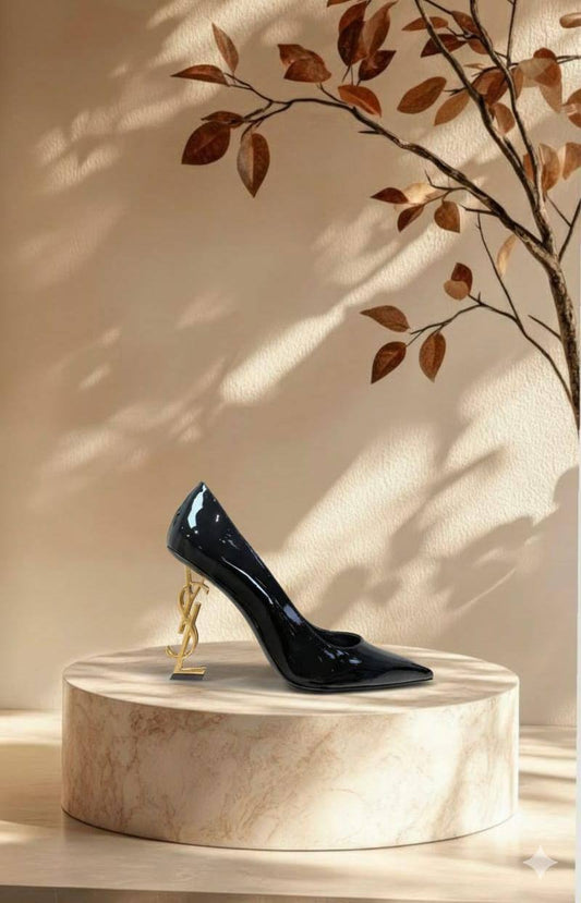 YSL 
☘️ *SIZE  36  to 41 ☘️         
270 dhs🪙

Zain224
♥️♥️♥️