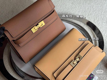Master Bags
++++++ 
For Price 👇 WTSP Text Zain 0568585901

Zain142
♥️♥️♥️