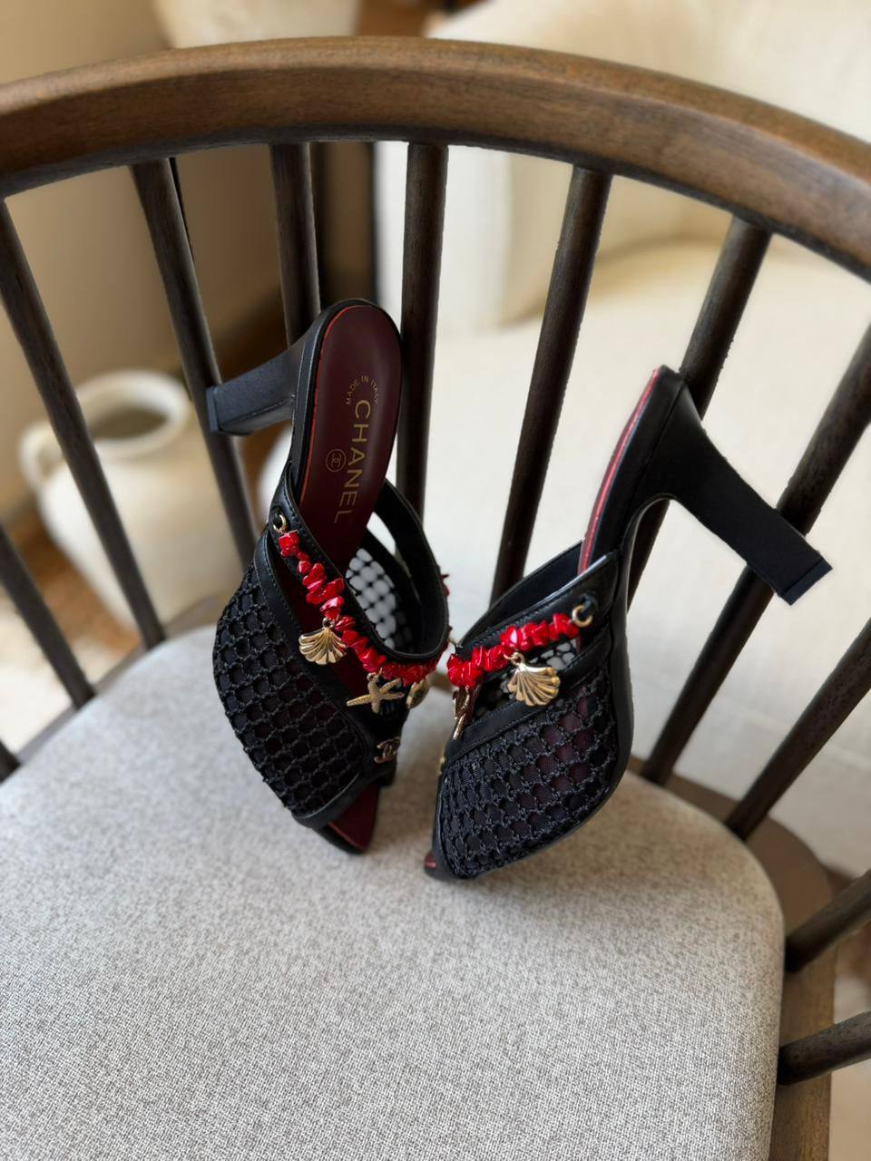 Chanel 
𝑨𝑨𝑨 𝑸𝒖𝒂𝒍𝒊𝒕𝒚
𝑺𝒊𝒛𝒆 𝟑5 𝒕𝒐 𝟒2 
550 dhs✅

Zain81
♥️♥️♥️