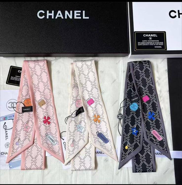 Silk   Bag scarf 
20 dhs💓

Zain93
♥️♥️♥️