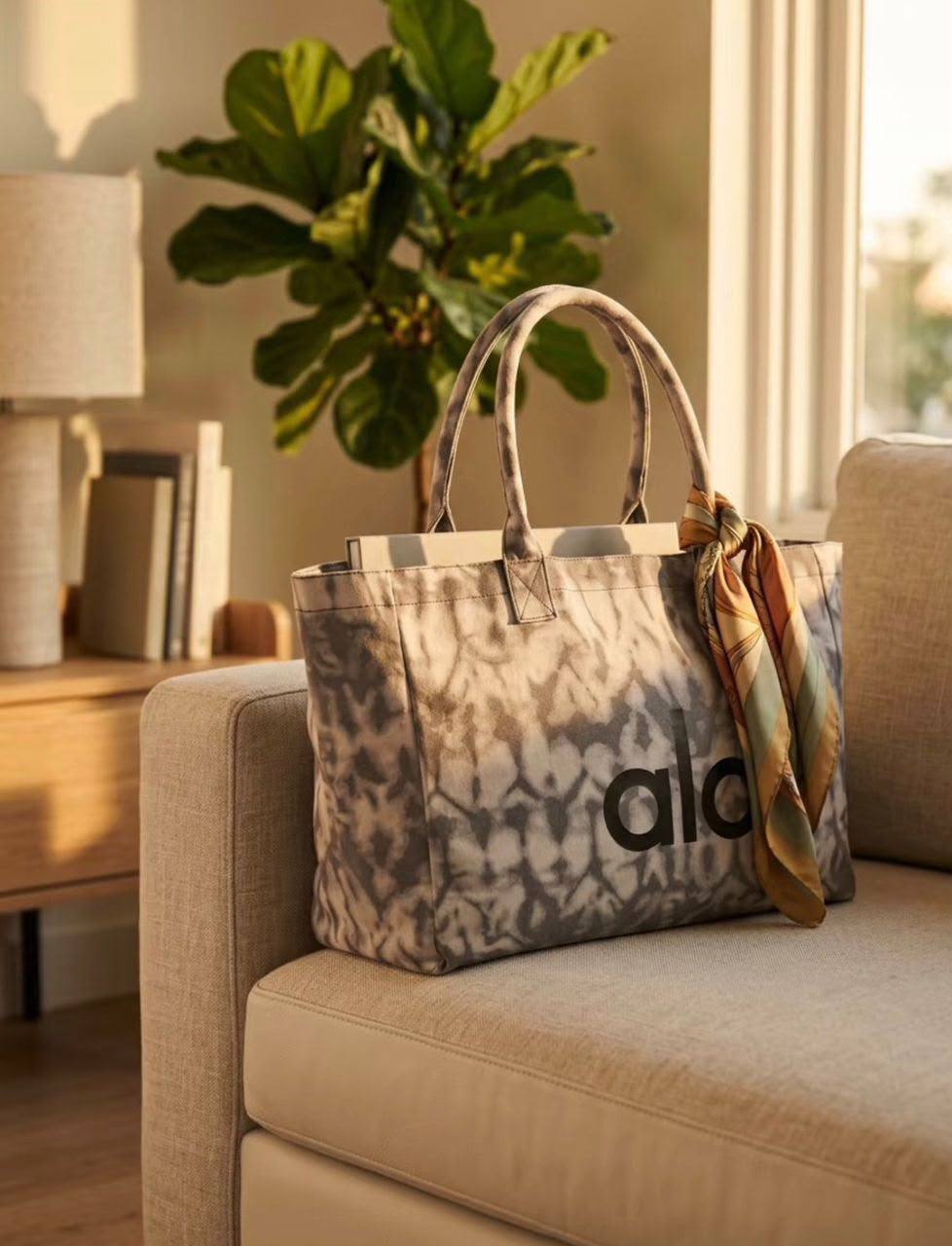 ALO
75 dhs🇦🇪🇦🇪
Size：48CM
good-quality 

Zain35
♥️♥️♥️