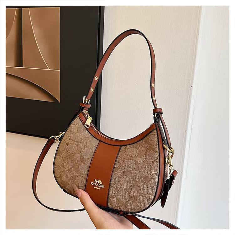 Coach

90 dhs
With box

Zain235
♥️♥️♥️