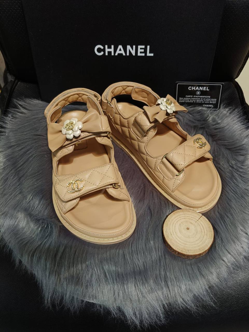 Chanel
QUALITY…master🤗
SIZE  ……… 36-41🥳
320 dhs💛

Zain119
♥️♥️♥️