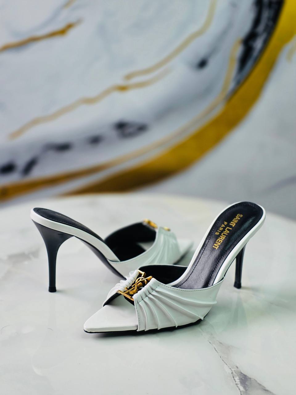 YSL
Super *AAA* *+* Quality 💯 
With original packing🎁🎁
SIZE:36and41
Available now
400 dhs💓

Zain309
♥️♥️♥️