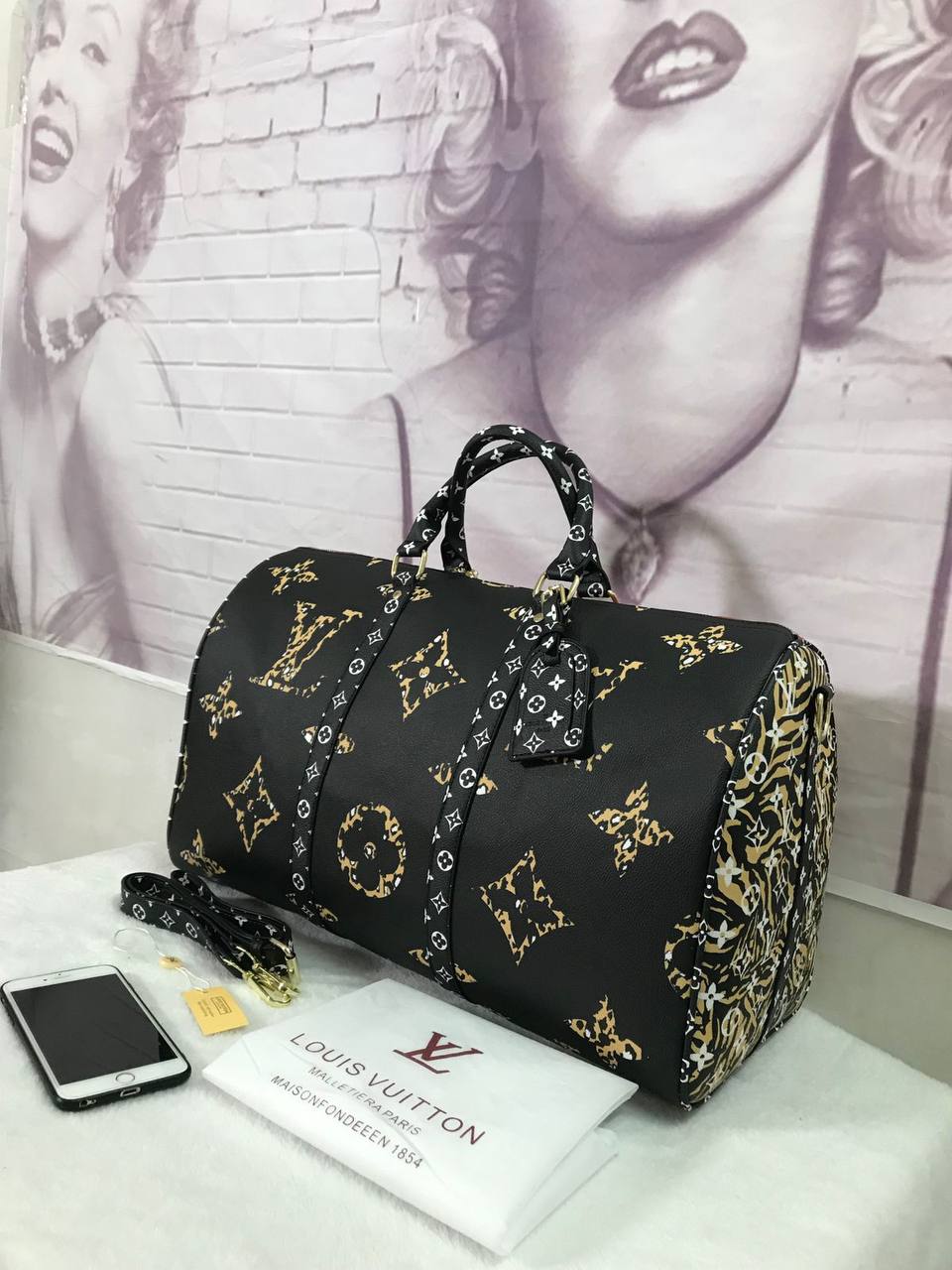 LV 
Travel Bags
140 dhs✅ Glossy
130 dhs✅ Normal

Zain137
♥️♥️♥️
