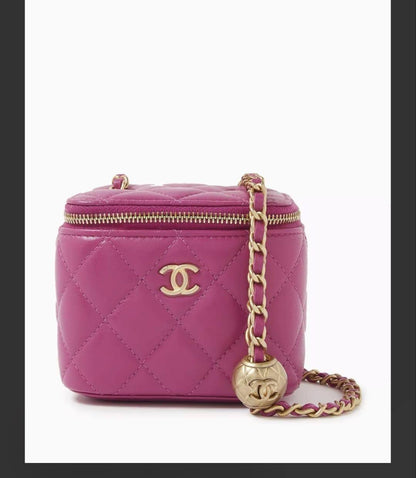 Chanel

withbox 
🎁🎁🎁

90 dhs✅

Zain143
♥️♥️♥️