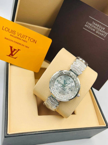 LV Ladies 
55 dhs🪙💚

Zain08
♥️♥️♥️