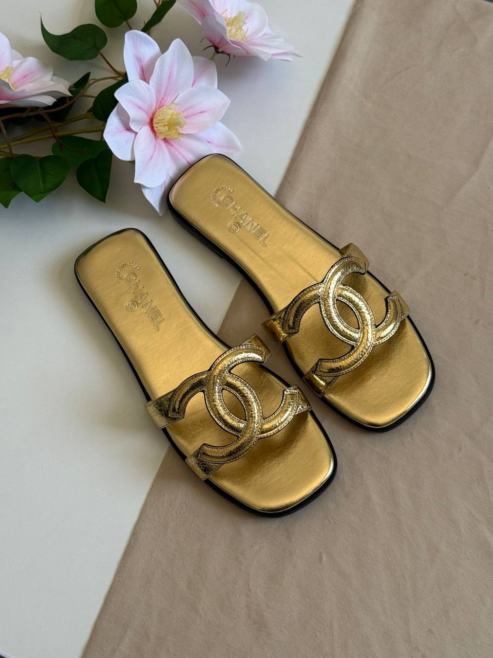 Chanel 🖤
✨ 𝐍𝐞𝐰 𝐂𝐨𝐥𝐥𝐞𝐜𝐭𝐢𝐨𝐧
✨ 𝐒𝐮𝐩𝐞𝐫 𝐌𝐚𝐬𝐭𝐞𝐫 𝐐𝐮𝐚𝐥𝐢𝐭𝐲
✨ 𝐀𝐯𝐚𝐢𝐥𝐚𝐛𝐥𝐞 𝐍𝐨𝐰
✨ 𝐒𝐢𝐳𝐞𝐬: 𝟑𝟔 — 𝟒𝟏
450 dhs✅

Zain298
♥️♥️♥️