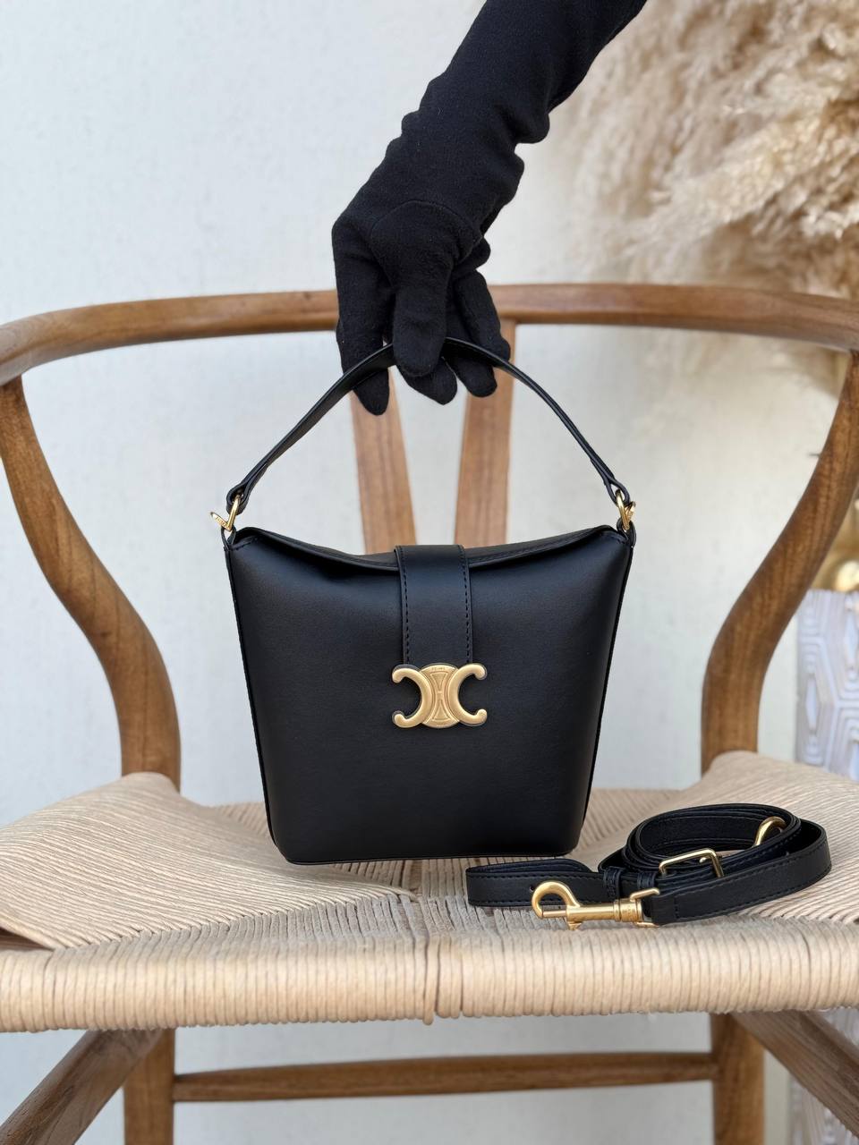 Available Again✨✨✨
CELINE
16cm
330 dhs🪙🌺
Top quality 
With box🎁

Zain228
♥️♥️♥️