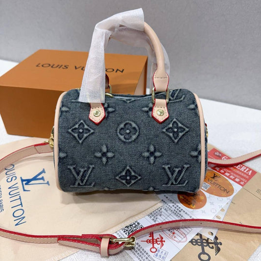 LV
80 dhs🪙🌨️

size 17×10×12cm

with box
🎁🎁🎁

Zain213
♥️♥️♥️