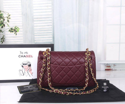 CHANEL 
NEW CAME GOOD QUALITY 
WITH BOX 
🎁🎁🎁

110 dhs❣️

Zain39
♥️♥️♥️